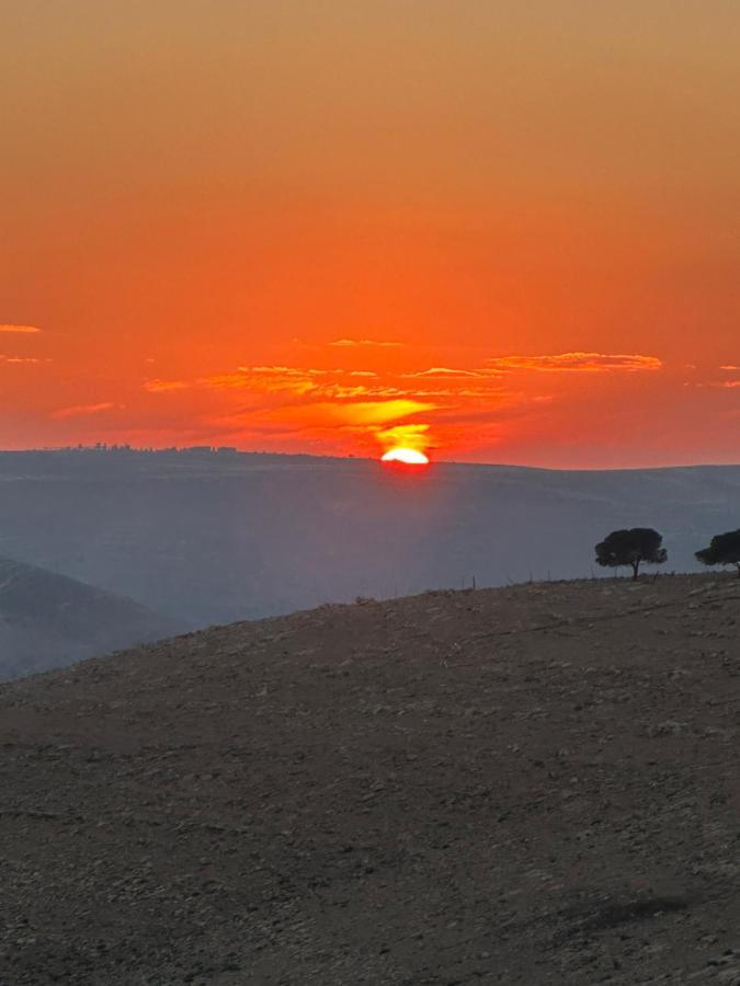 Wadi Al-Wala View Camp Hotel Madaba Luaran gambar